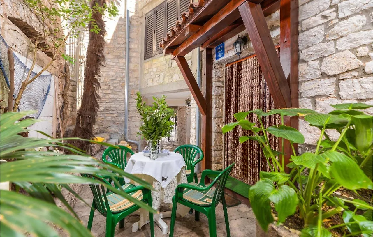 Beautiful Home In Bale With Kitchen Holiday home