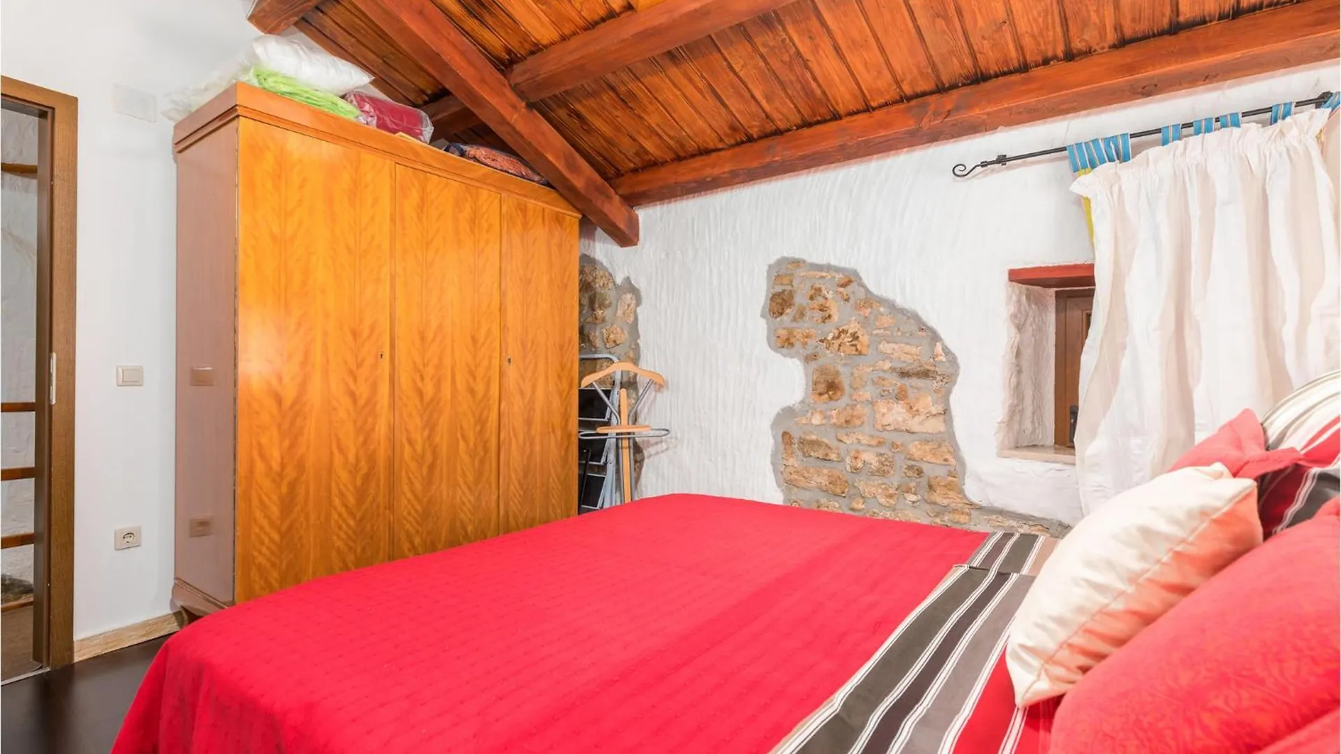 Beautiful Home In Bale With Kitchen 0*,  Croatia