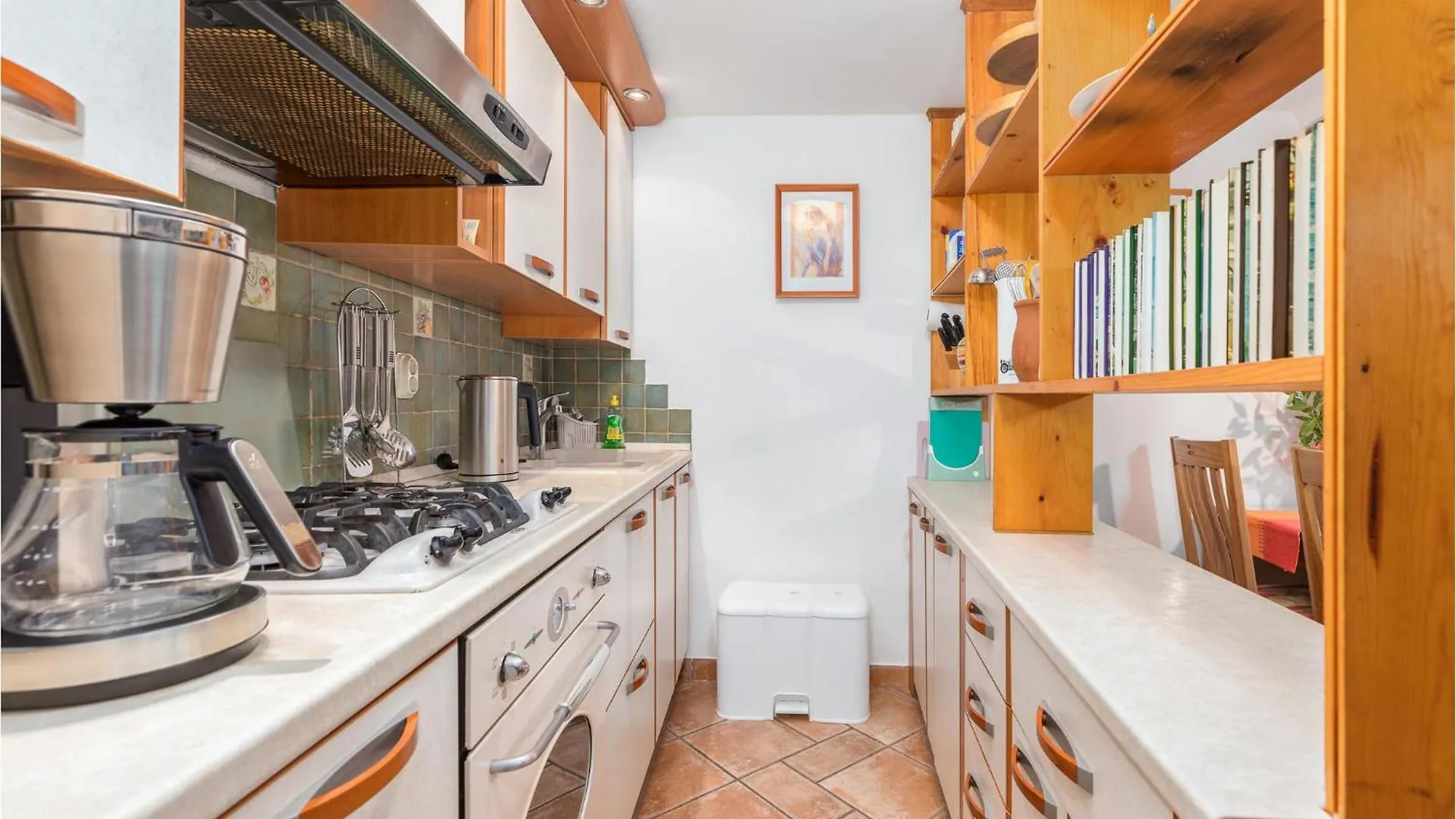 Beautiful Home In Bale With Kitchen