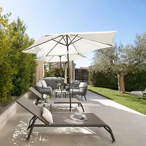 House Noe- With Hot Tub Villa