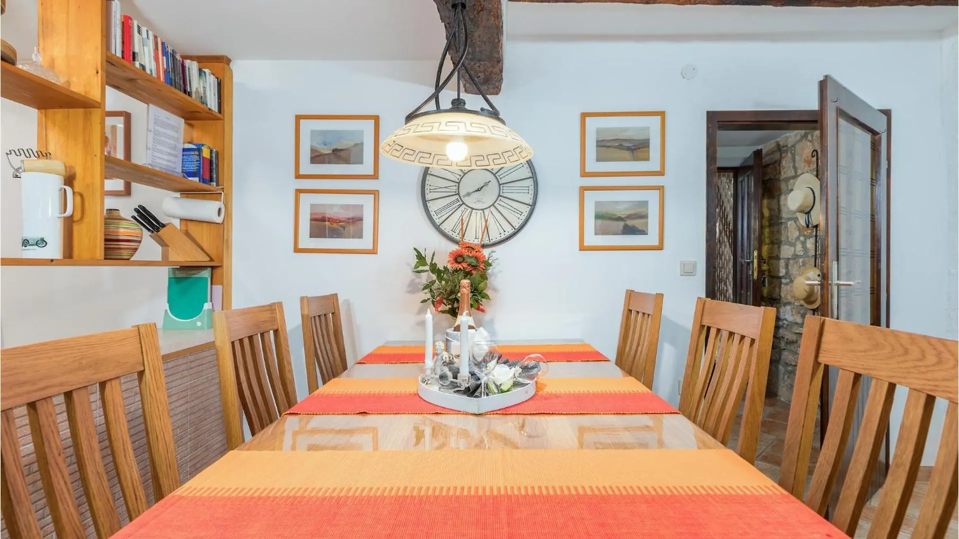 Holiday home Beautiful Home In Bale With Kitchen